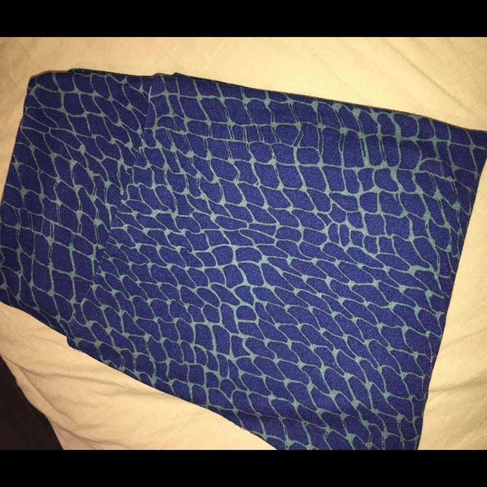 Lularoe OS Mermaid / fish netting leggings