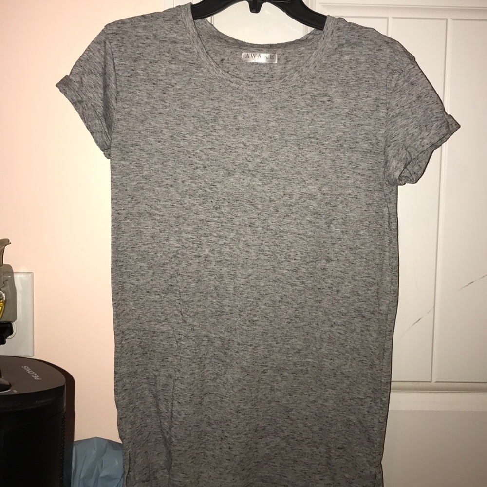 Comfy grey tee for everyday