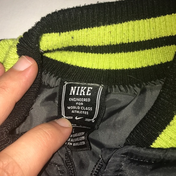 Nike puffer bomber jacket - Picture 2 of 4