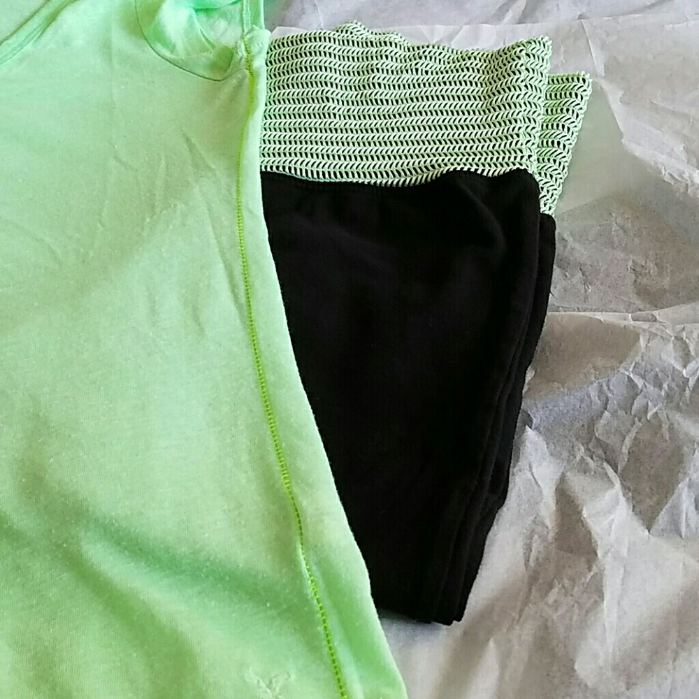 AMERICAN EAGLE OUTFITTERS TEE - Picture 6 of 8