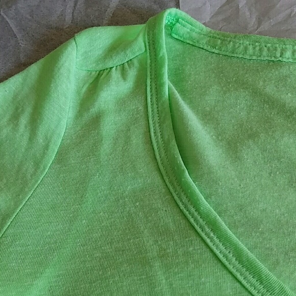 AMERICAN EAGLE OUTFITTERS TEE - Picture 4 of 8