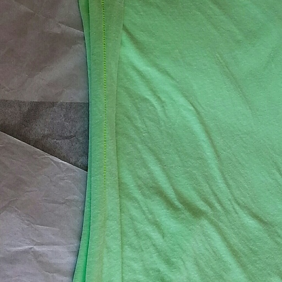 AMERICAN EAGLE OUTFITTERS TEE - Picture 5 of 8