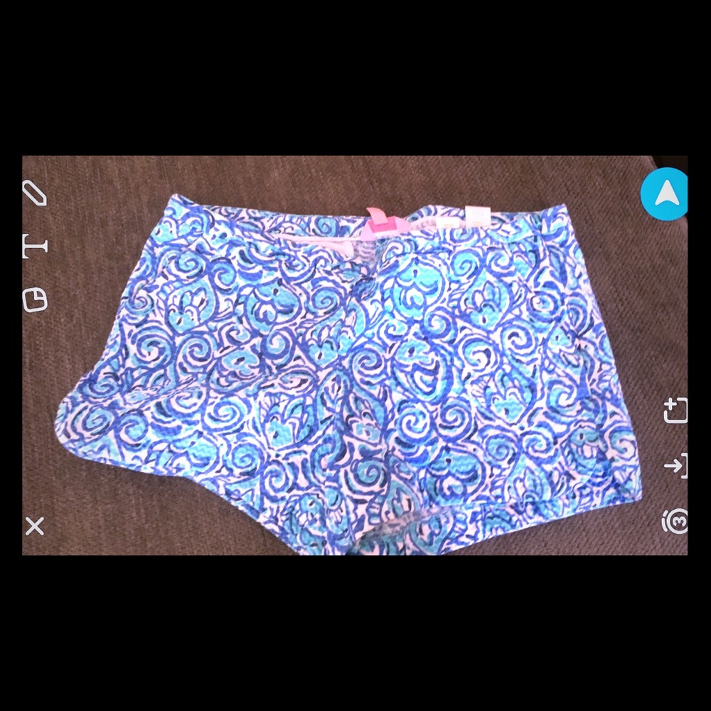 Lilly Pulitzer Chasing tails shorts