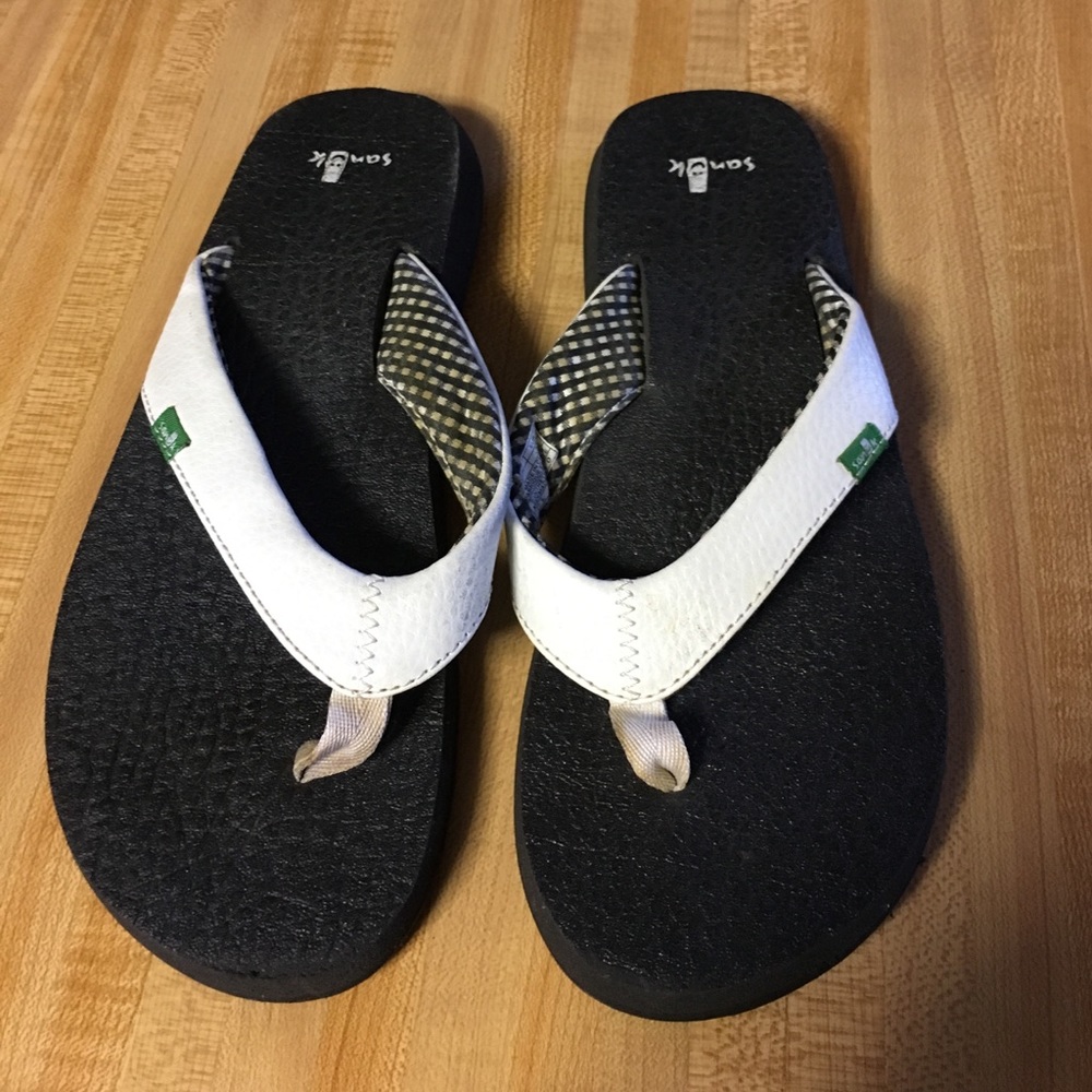 Sanuk flip flops