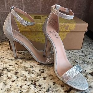 Mix No. 6 glitter Lima heels