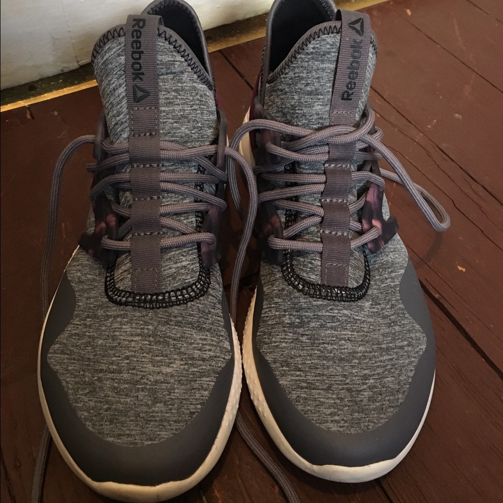 Reebok hayasu grey and maroon sneakers