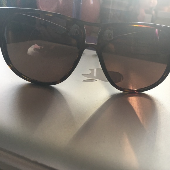 dolce & gabbana brown sunglasses thick aviators - Picture 2 of 4