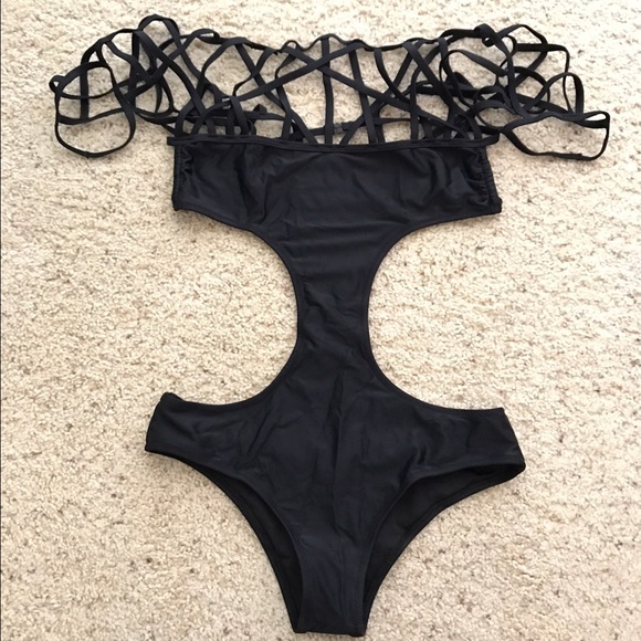 Triangl and Nasty gal bathing suit bundle! - Picture 4 of 4