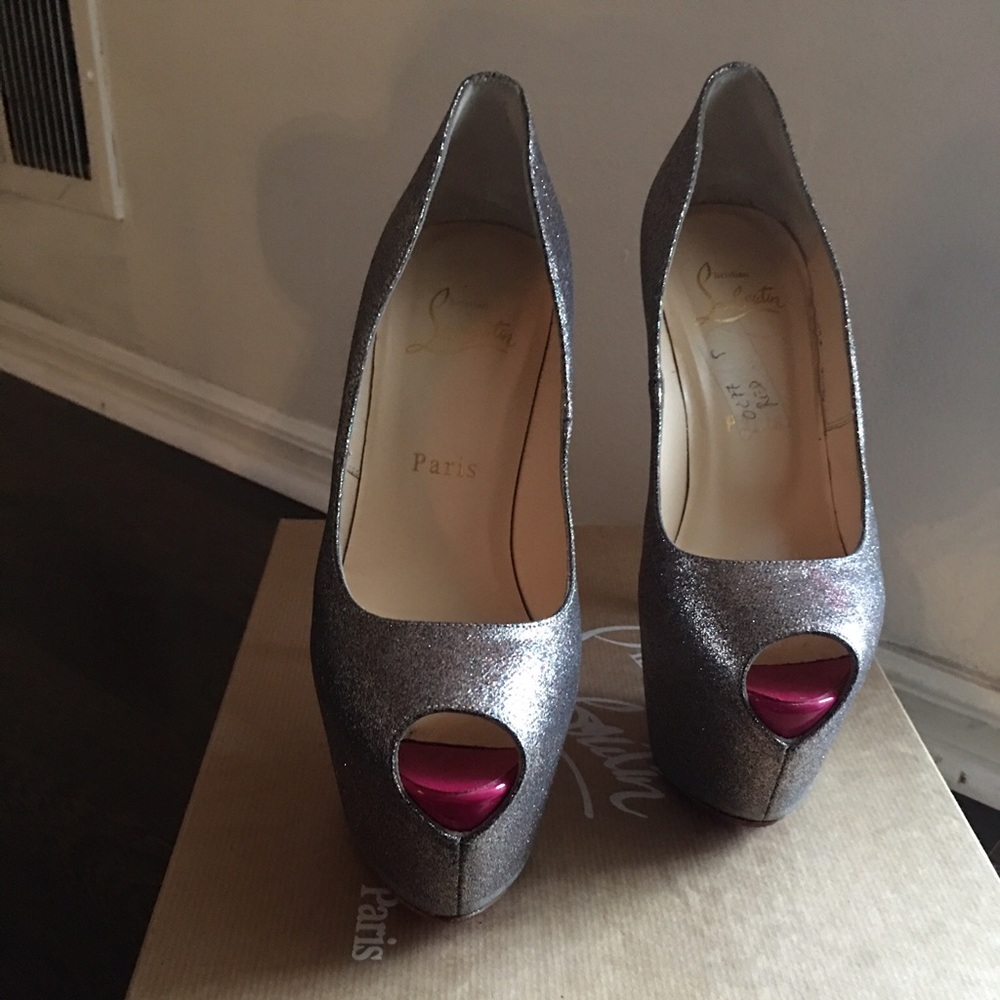 Louboutin highness sz 37