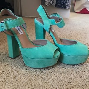 Sea foam green Steve Madden pumps! Never worn