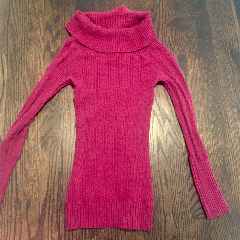 Bcbg size small maroon sweater