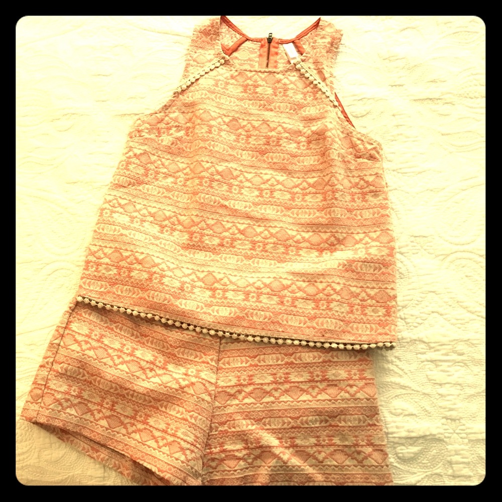 Adorable 2 piece set from Xhilaration