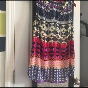 Sleeveless Vneck colorful flows top