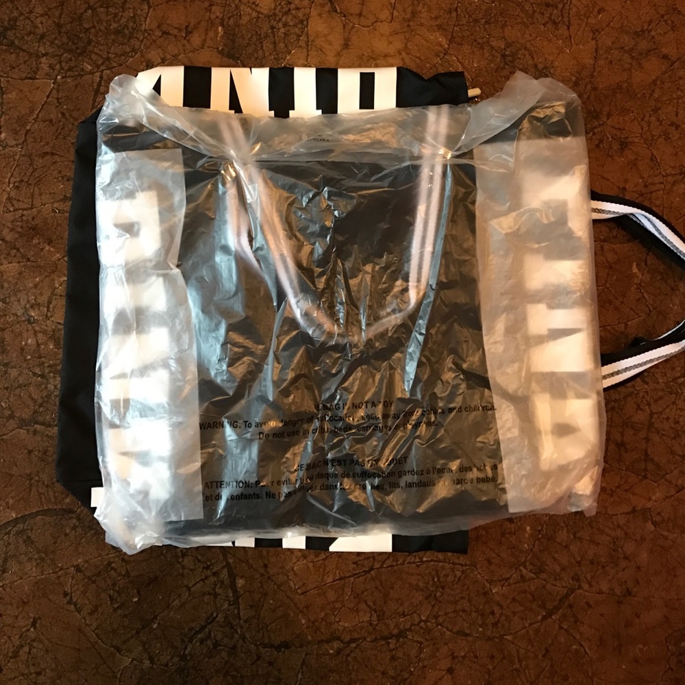 ๐๐Vs pink bag - Picture 2 of 2