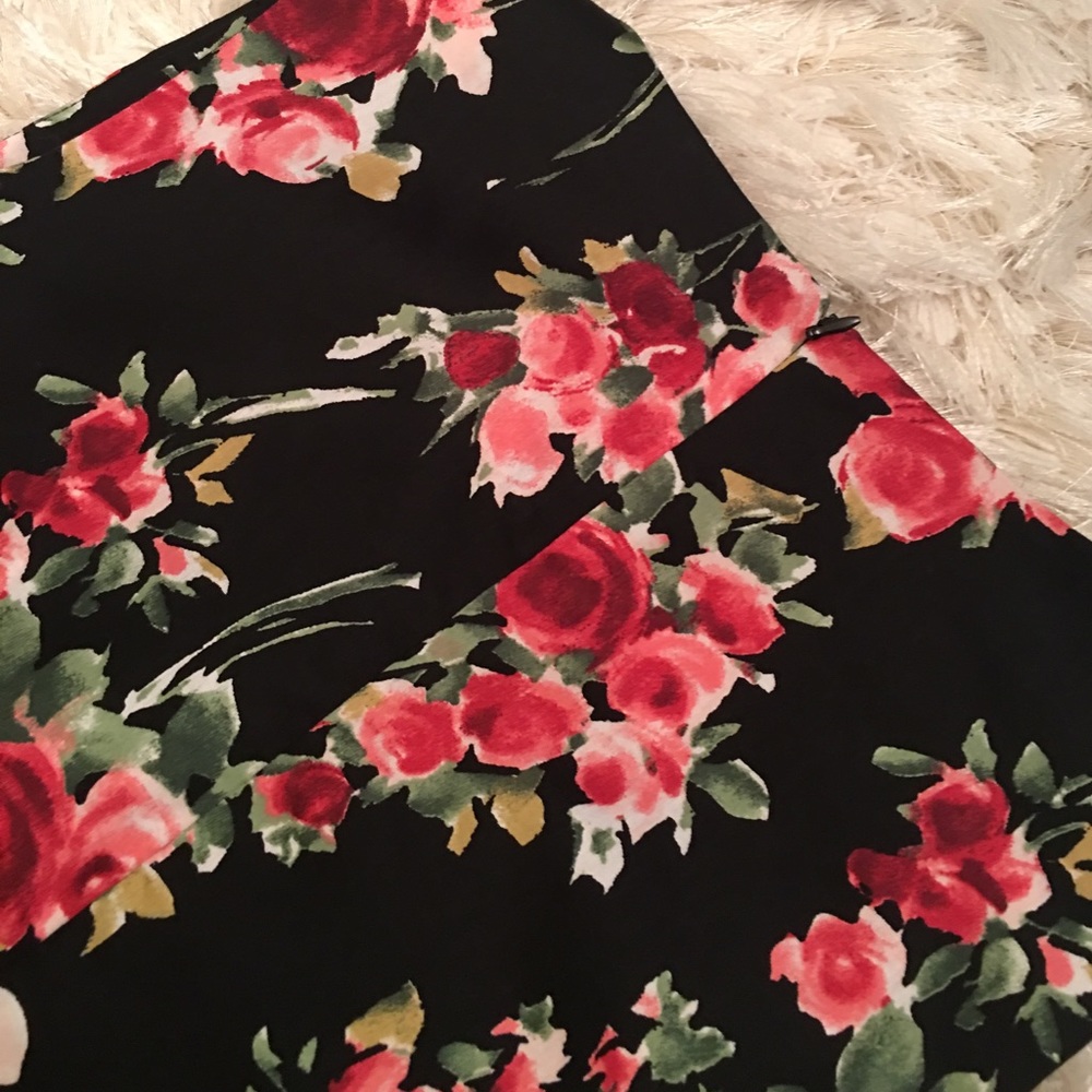Light Spring Dress - Picture 5 of 7