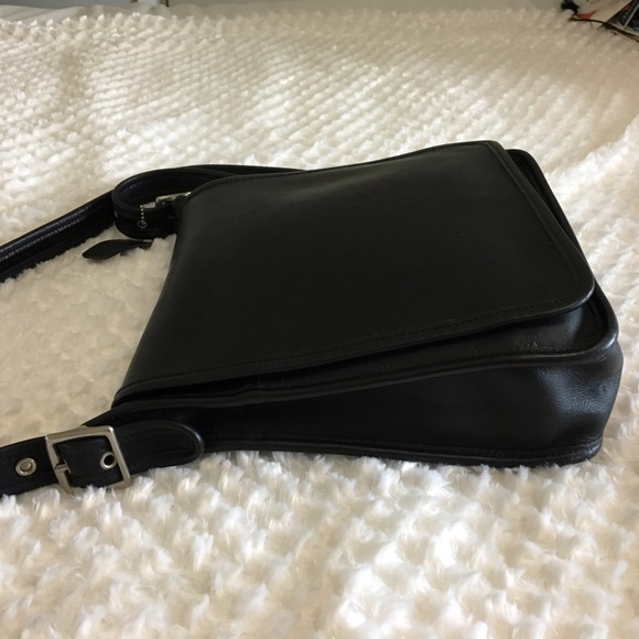 •SOLD•Coach Black Leather Cross Body Vintage Purse - Picture 5 of 8
