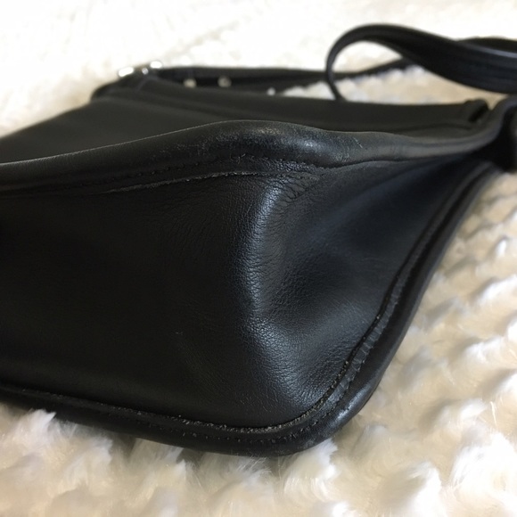 •SOLD•Coach Black Leather Cross Body Vintage Purse - Picture 8 of 8