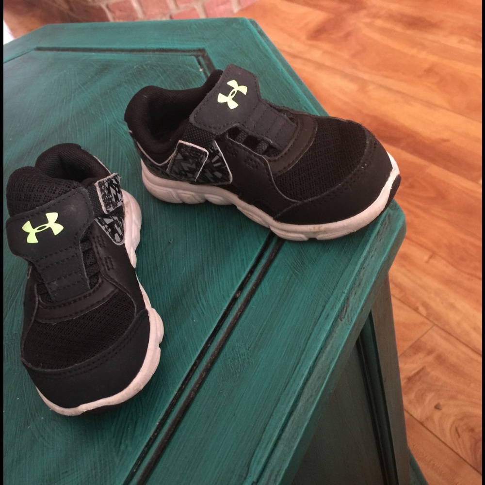 Toddler under armour shoes