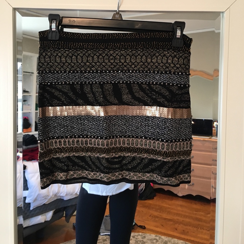 Beaded and patterned pencil skirt with side zip