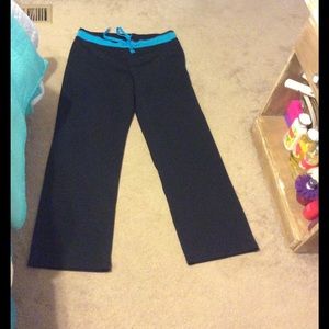 Be inspired from Belk black athletic pant.