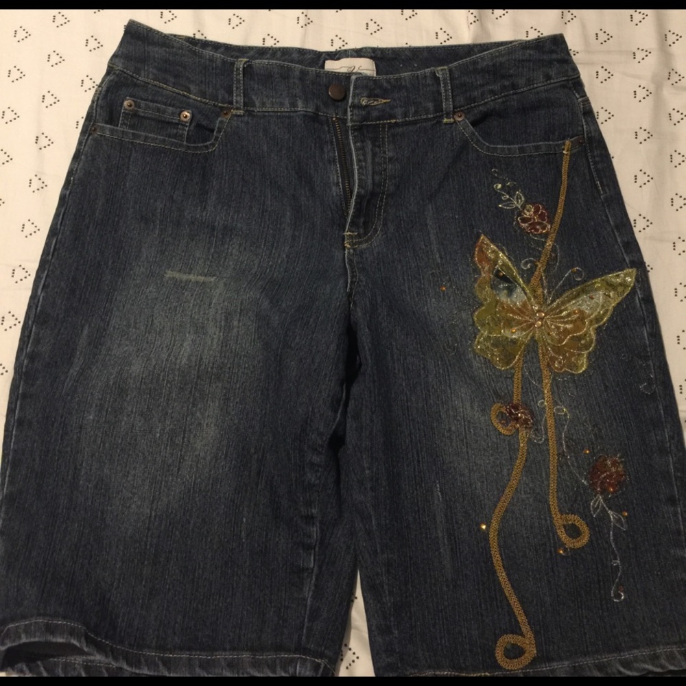 These vintage Bermuda jean shorts