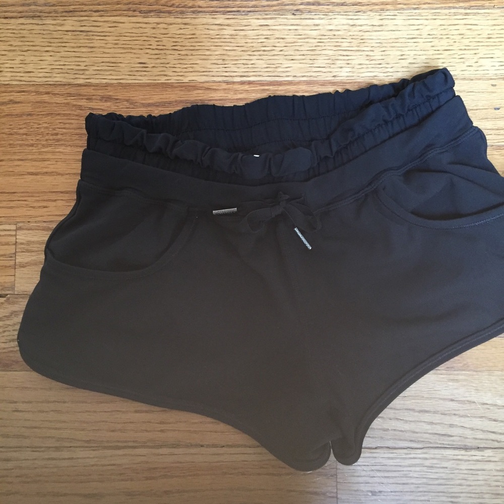 Lululemon black shorts