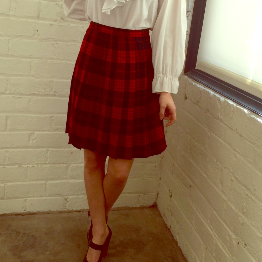 CLOSET CLEAR OUT Vintage Scottish girl plaid skirt