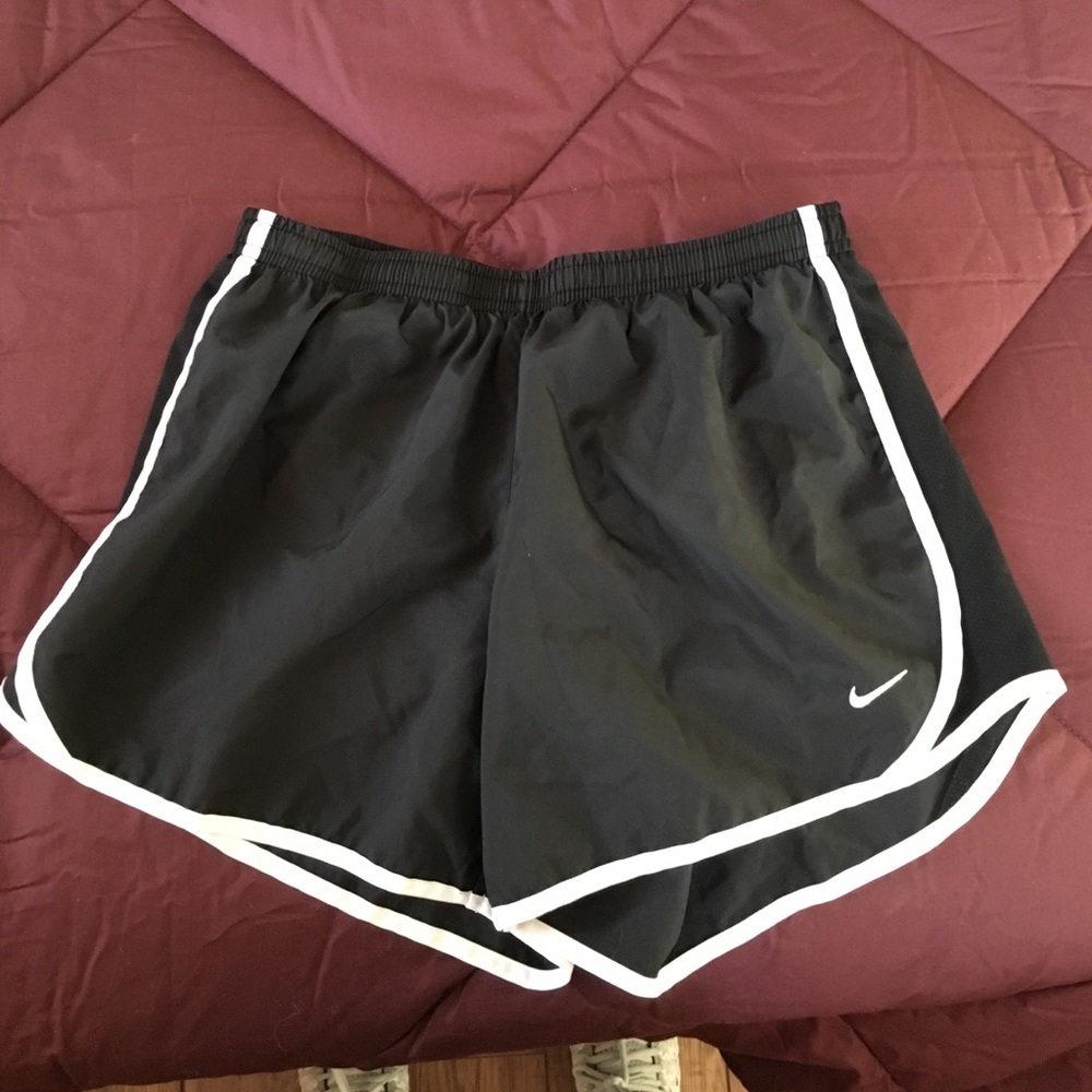 Nike girls XL running short