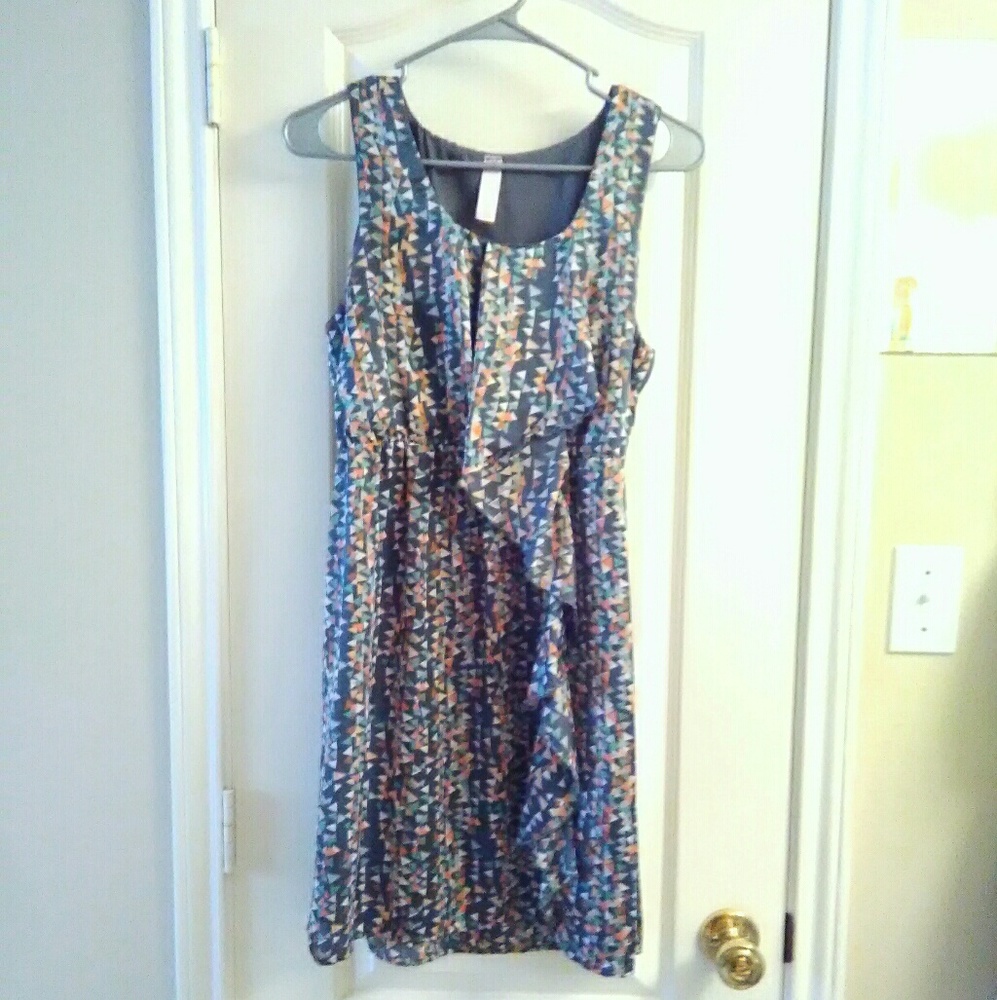 Cute dress with ruffle