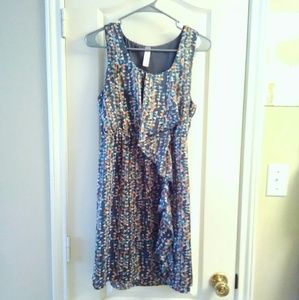 Cute dress with ruffle