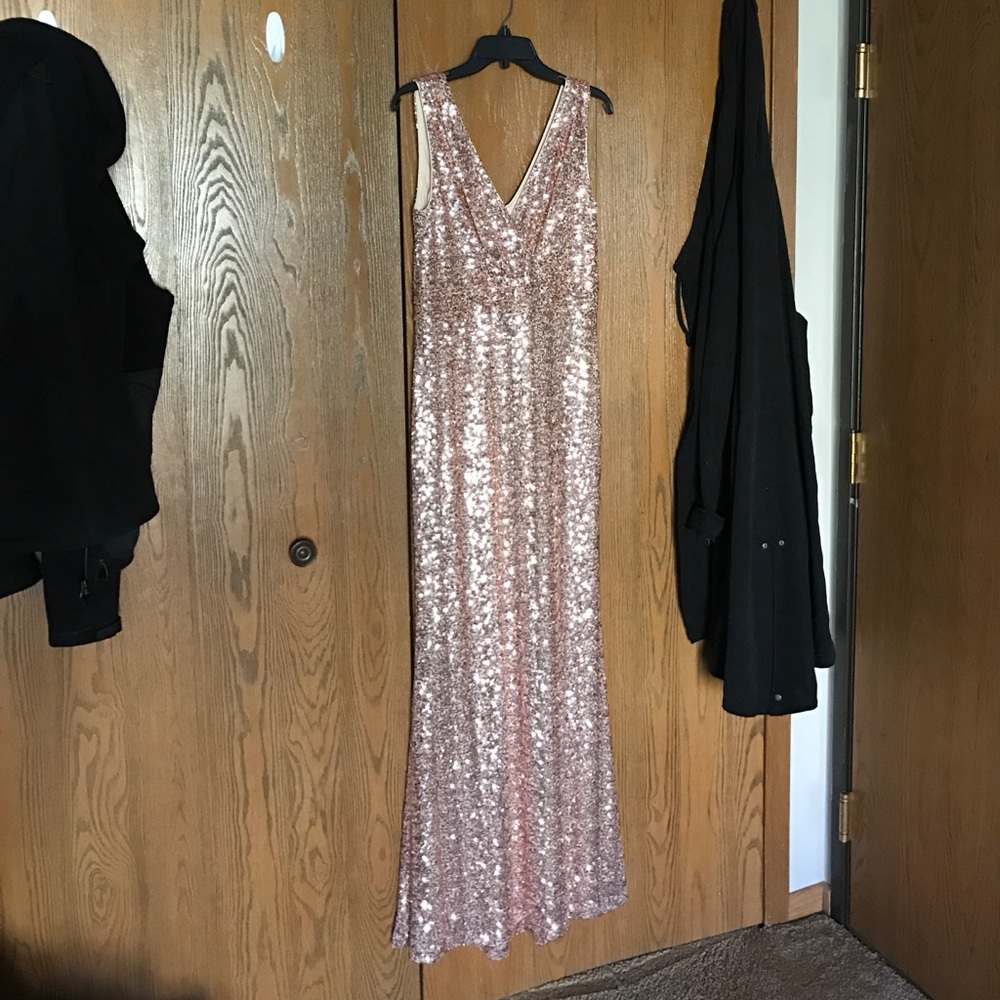 NWT Belle by Badgley Mischka Rose Gold Sequin Gown