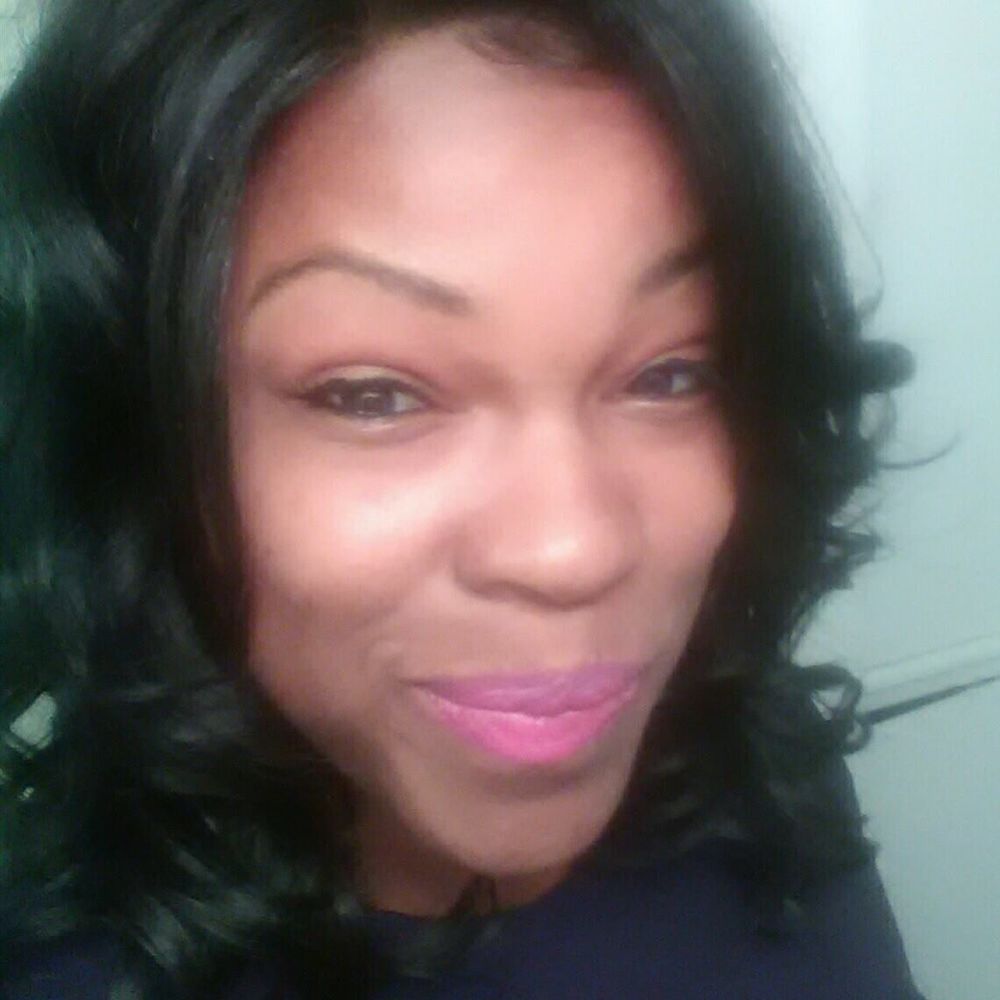 Meet your Posher, Naquoia