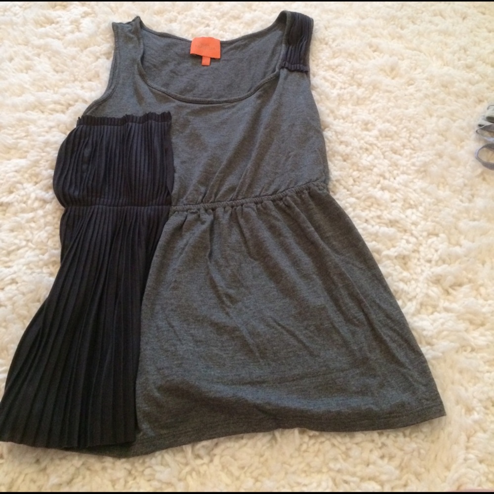 Dark gray tank