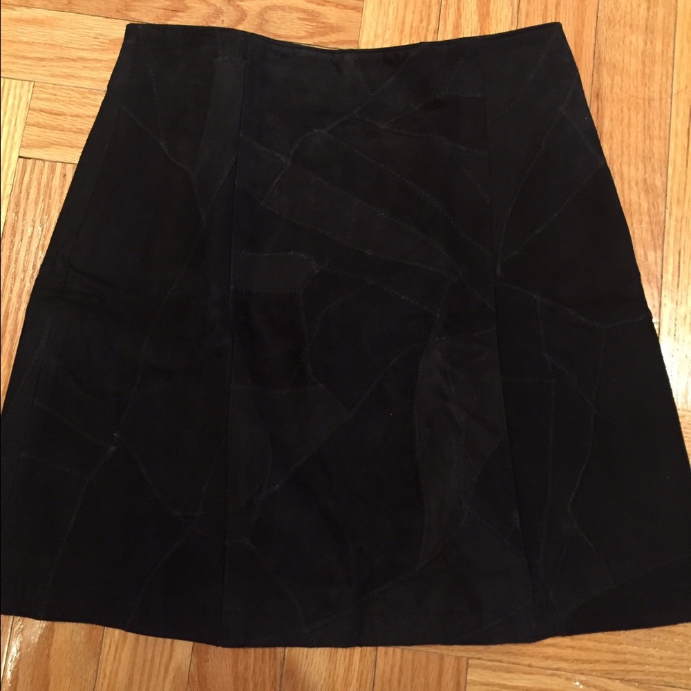 GIRLS BLACK PATCHED SUEDE SKIRT SIZE 9 FULLY LINED