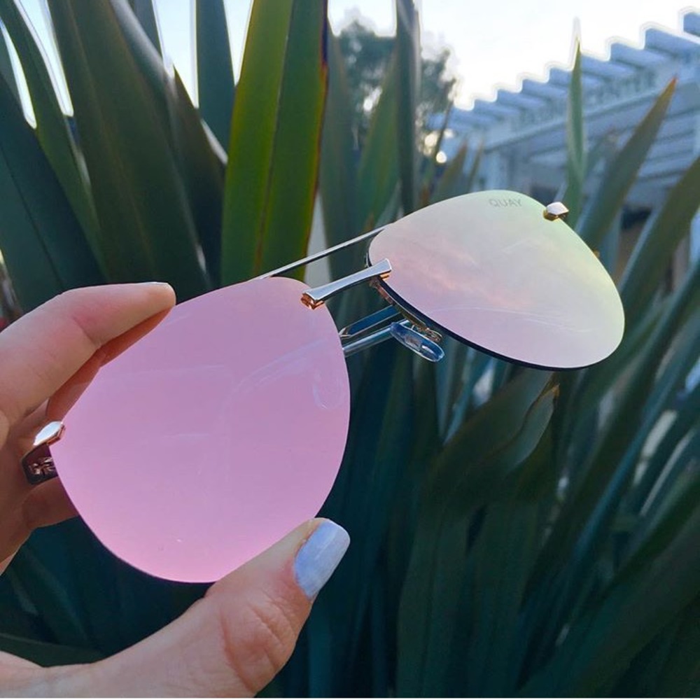 Quay sunglasses LIMITED EDITION PINK
