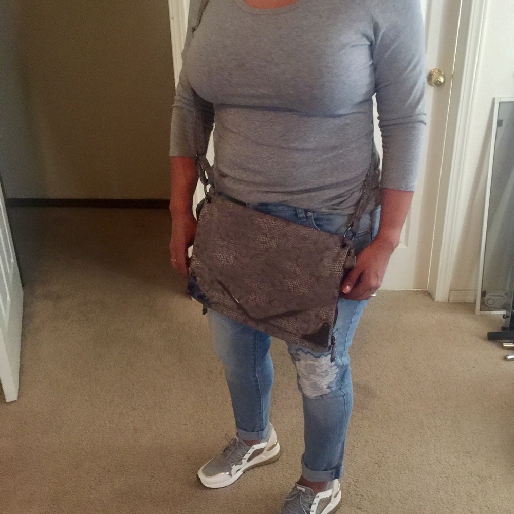 BCBG shoulder bag / crossbody bag