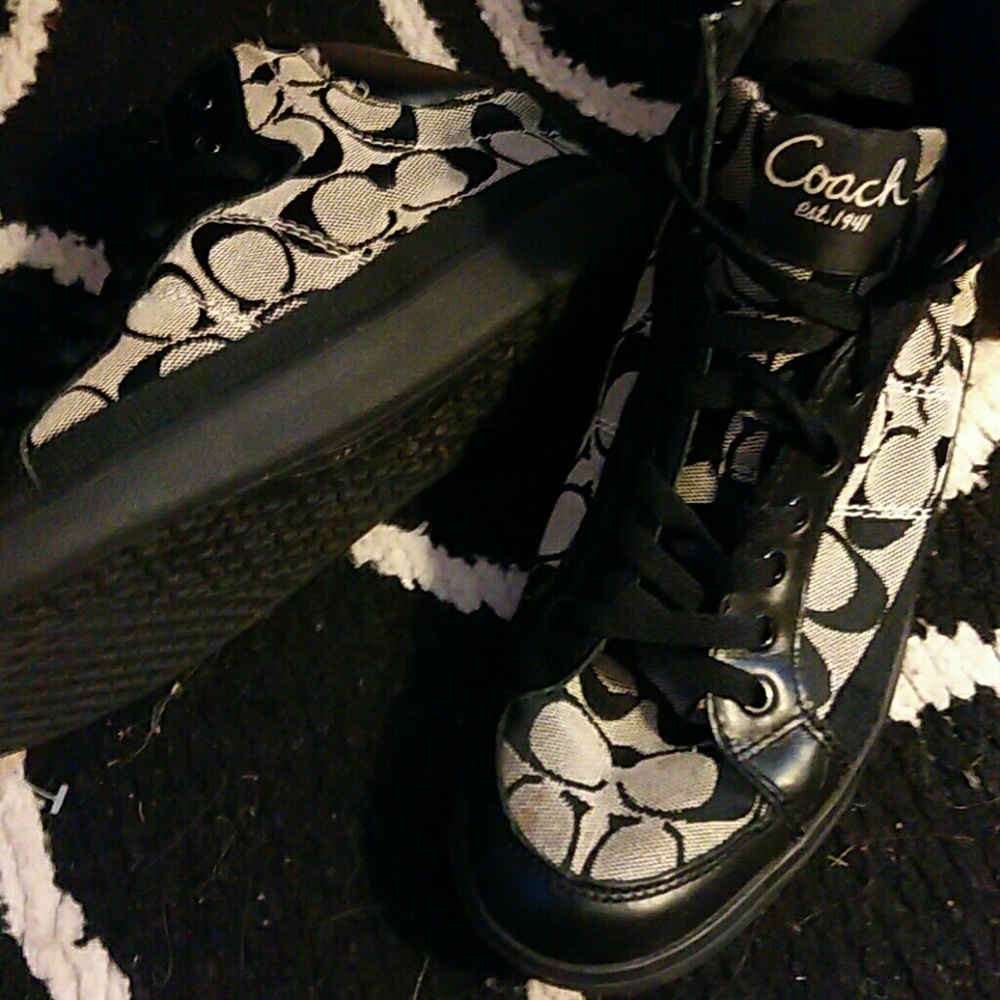 Couch sneakers