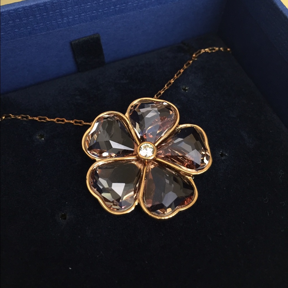 Swarovski rose gold daisy crystal pendant