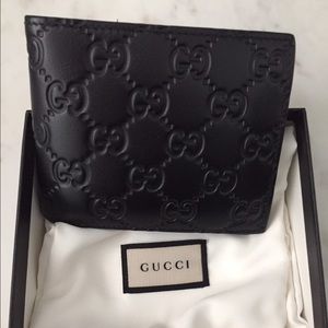 Authentic Gucci Signature Men's Wallet