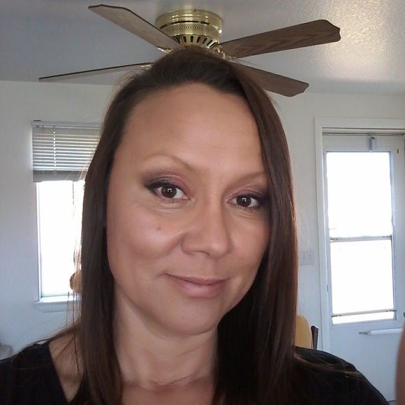 Meet your Posher, Lorie - Picture 1 of 1