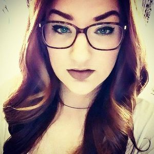 Meet your Posher, Claire