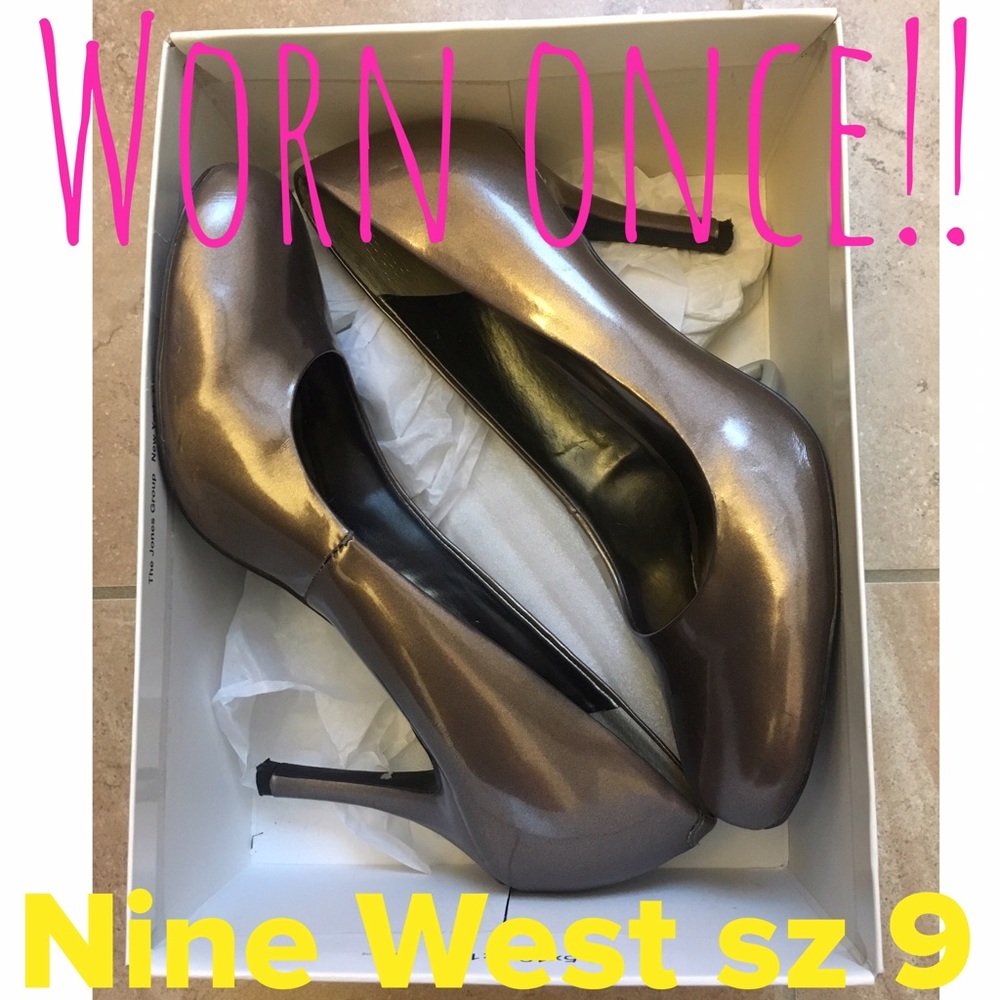 Nine West size 9 copper/gold/bronze round toe heel
