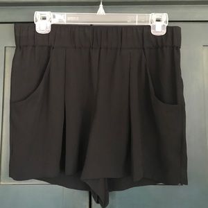 BCBG black flowy shorts