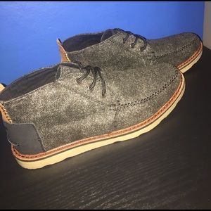 Men's Toms shoes