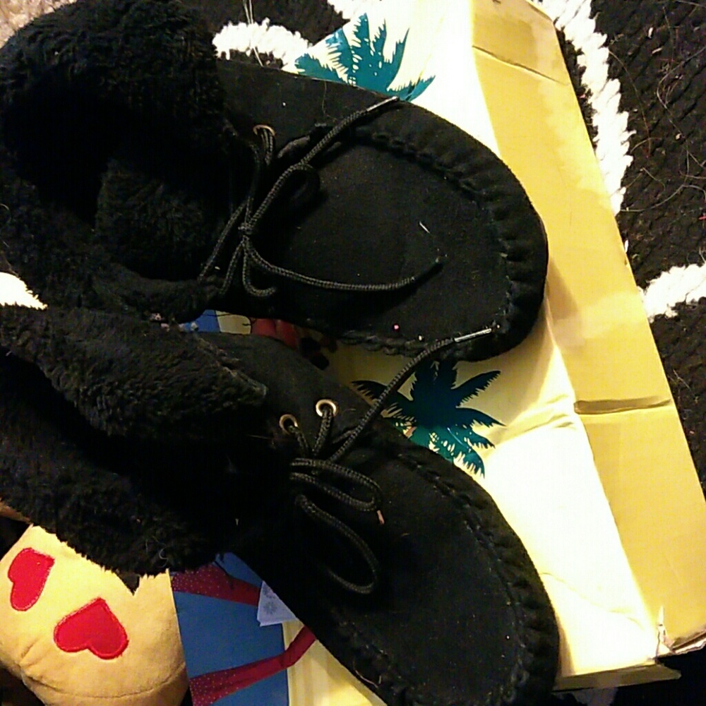 sneaker slippers brand new condition