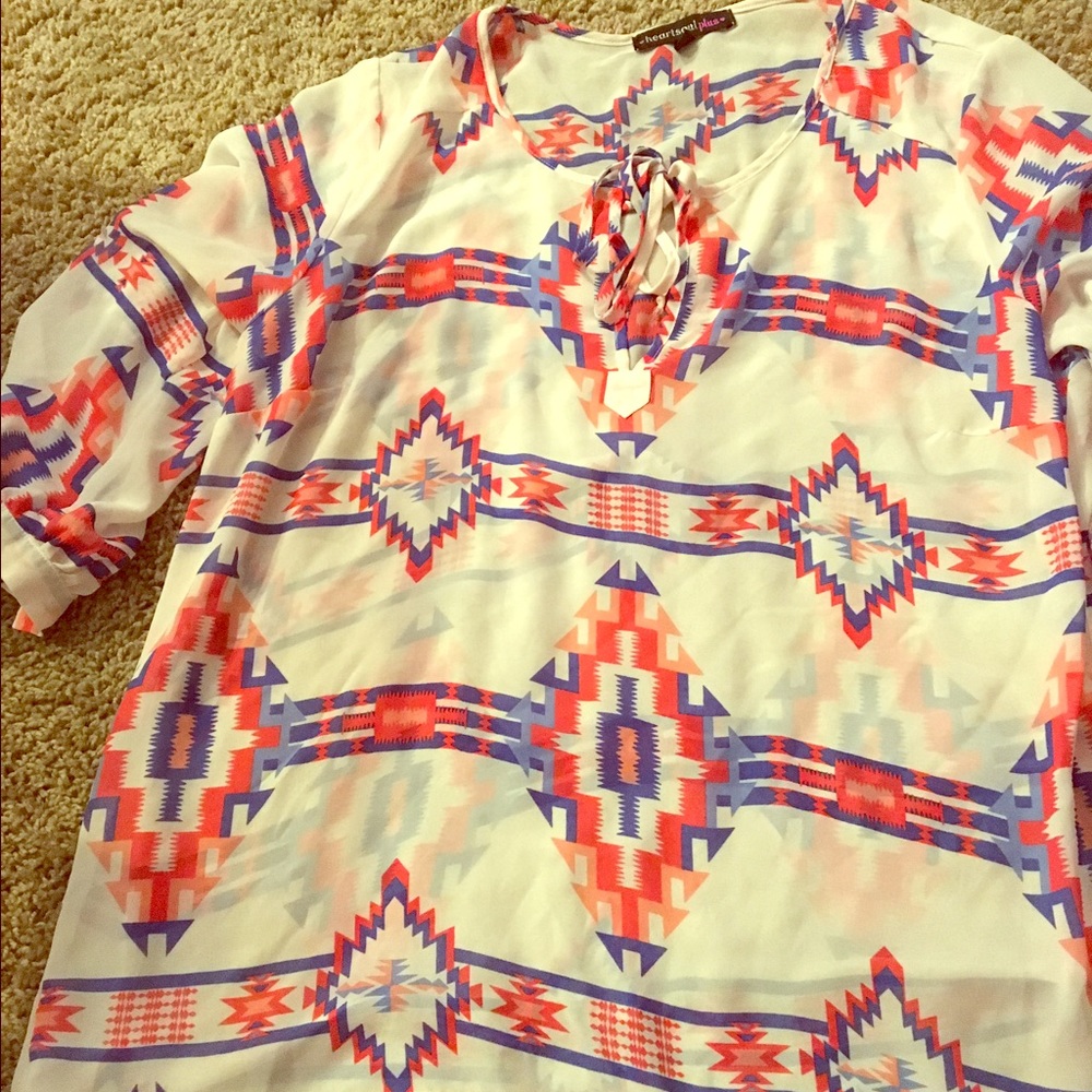 Cute quarter sleeve sheer Aztec print top