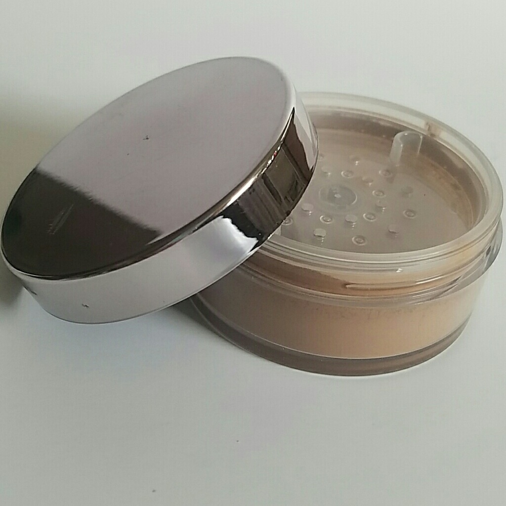 New Mary Kay Beige 2 Mineral Powder Foundation