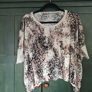 Patterned flowy top