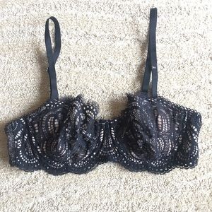 36C VS BRA NWT