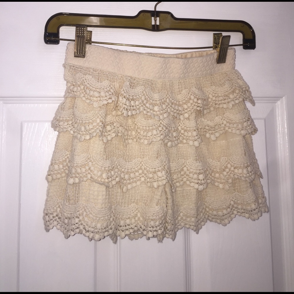 Crochet layered shorts